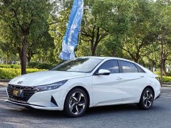 Hyundai Elantra 2022 1.5L CVT Luxury - ფოტო 1