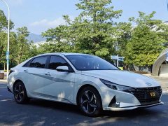 Hyundai Elantra 2022 1.5L CVT Luxury - ფოტო 3