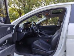 Hyundai Elantra 2022 1.5L CVT Luxury - ფოტო 9