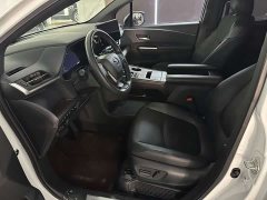 Toyota Gravia 2.5L Hybrid Prestige Plus AWD - ფოტო 4
