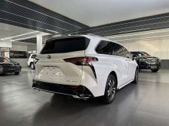 Toyota Gravia 2.5L Hybrid Prestige Plus AWD - ფოტო 9