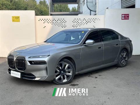 2025 BMW i7 xDrive60L Luxury Package