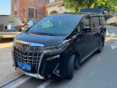 Toyota Alphard Hybrid 2.5L Luxury - ფოტო 1