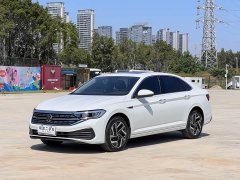 Volkswagen Jetta Facelift 300TSI DSG Excellence Edition - ფოტო 1