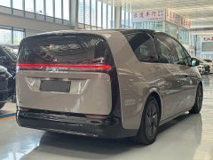 Li Auto Li Xiang MEGA Ultra - ფოტო 5