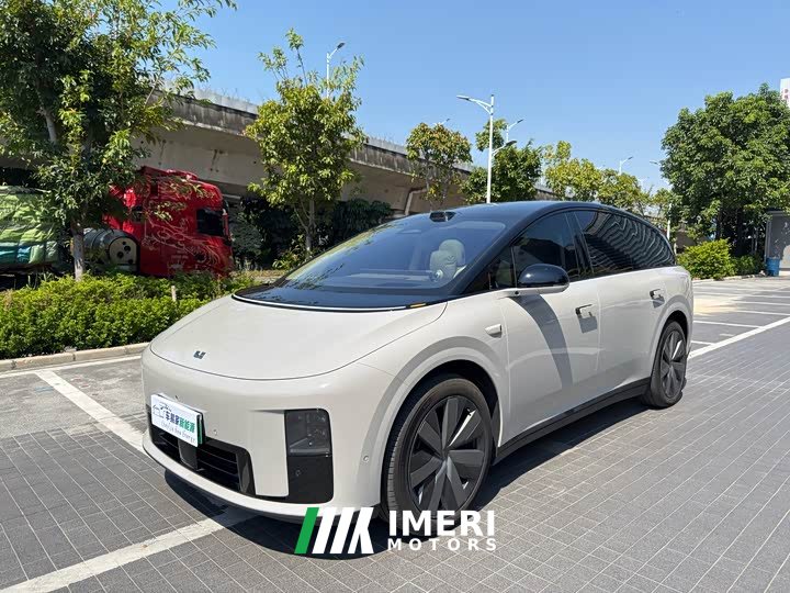 Li Auto i8 2025 Standard Edition - ავტომობილი ჩინეთიდან