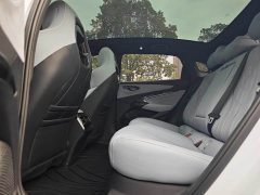 BYD Dolphin 2022 550km Standard Range RWD Luxury - ფოტო 9