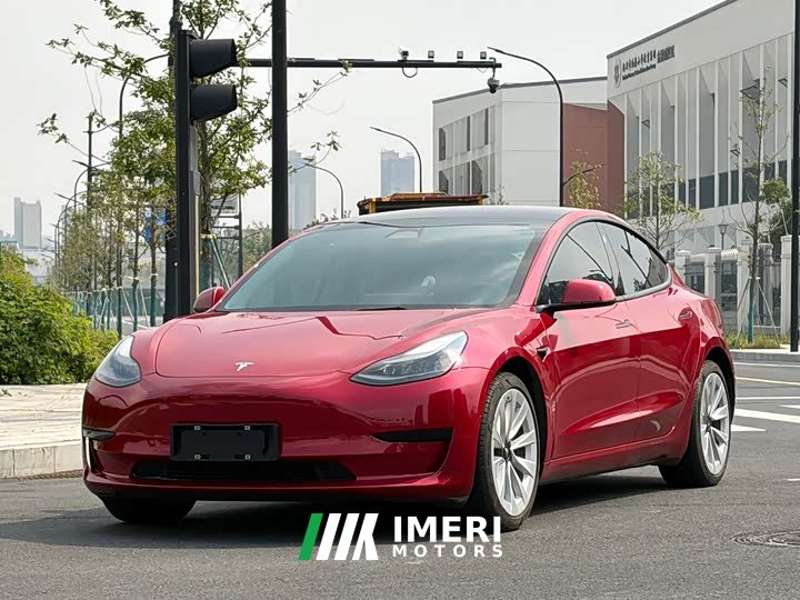 Tesla Model 3 Rear-Wheel Drive