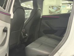 Tesla Model Y Rear-Wheel Drive - ფოტო 11