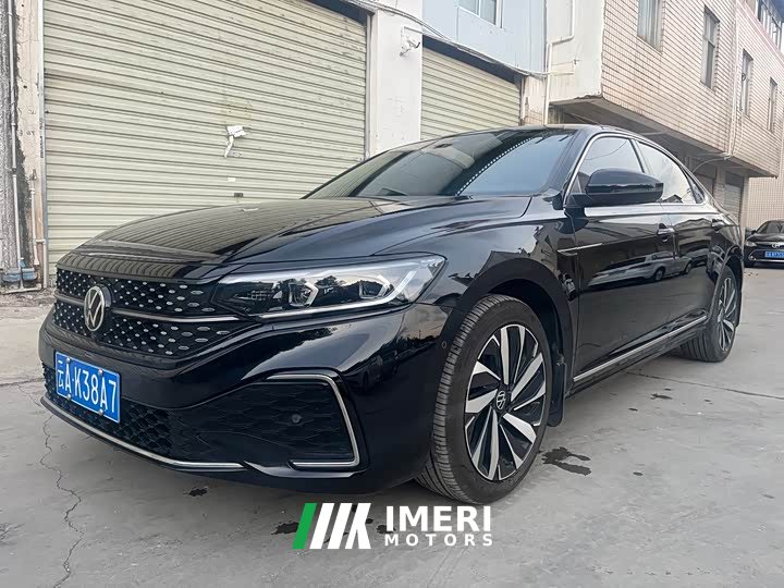 Volkswagen Passat 330TSI Luxury