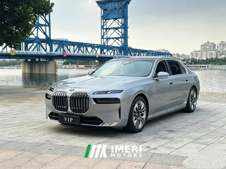 BMW i7 eDrive50L Leading M Sport Package - ავტომობილი ჩინეთიდან