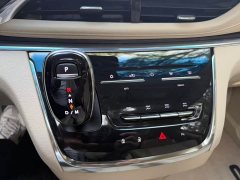 Buick GL8 Land Executive Cabin 652T Luxury - ფოტო 13