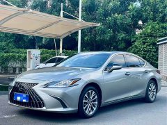Lexus ES 200 Excellence Edition - ფოტო 1