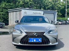 Lexus ES 200 Excellence Edition - ფოტო 2