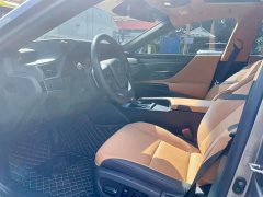Lexus ES 200 Excellence Edition - ფოტო 4