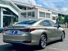 Lexus ES 200 Excellence Edition - ფოტო 7