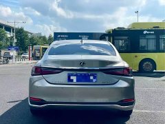 Lexus ES 200 Excellence Edition - ფოტო 8