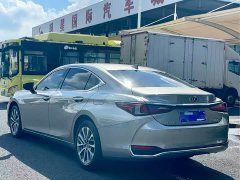 Lexus ES 200 Excellence Edition - ფოტო 9