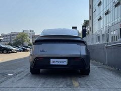 Tesla Model Y Rear-Wheel Drive - ფოტო 6