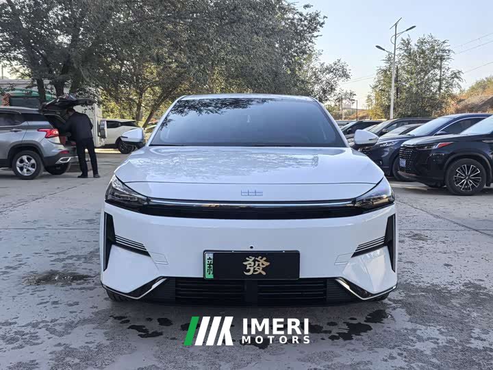 Geely Galaxy L6 2025 EM-i 60km Launch Edition - ავტომობილი ჩინეთიდან