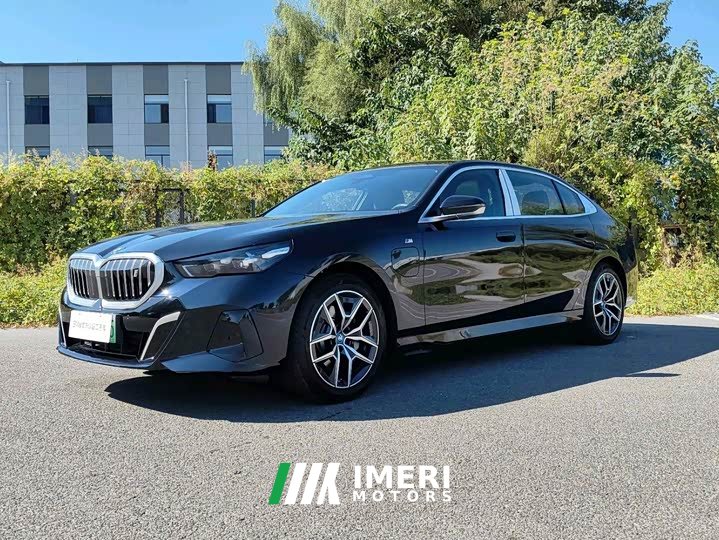 BMW i5 eDrive 35L M Sport Package - ავტომობილი ჩინეთიდან