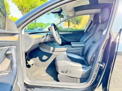 Tesla Model Y Long Range All-Wheel Drive - ფოტო 4