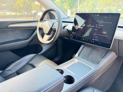 Tesla Model Y Long Range All-Wheel Drive - ფოტო 9