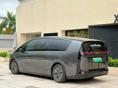 Li Auto Li Xiang MEGA Ultra - ფოტო 9