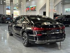 Volkswagen Passat 330TSI Elite - ფოტო 14