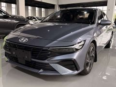 Hyundai Elantra 2023 1.5L CVT Luxury - ფოტო 3