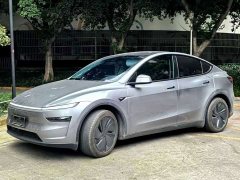 Tesla Model Y Rear-Wheel Drive - ფოტო 1