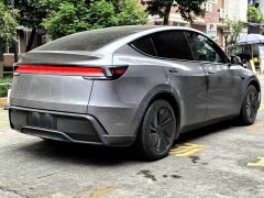 Tesla Model Y Rear-Wheel Drive - ფოტო 2