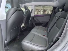 Tesla Model Y Rear-Wheel Drive - ფოტო 4