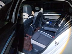 Volkswagen Golf 2024 280TSI DSG Pro 50th Anniversary Legend Edition - ფოტო 11