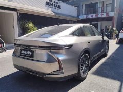Lexus ES 300h - ფოტო 9