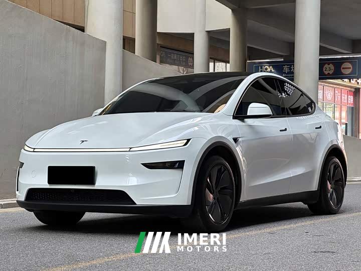 Tesla Model Y Rear-Wheel Drive