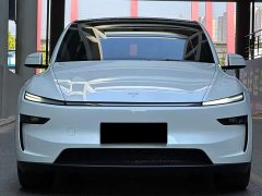 Tesla Model Y Rear-Wheel Drive - ფოტო 2