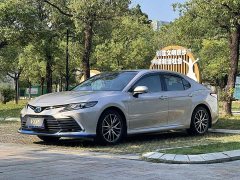 Toyota Camry Hybrid Luxury - ფოტო 1
