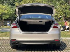 Toyota Camry Hybrid Luxury - ფოტო 16