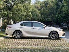 Toyota Camry Hybrid Luxury - ფოტო 5