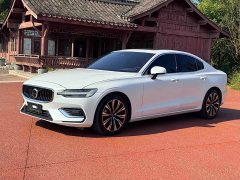 Volvo S60 B4 Smart Luxury Edition - ფოტო 1