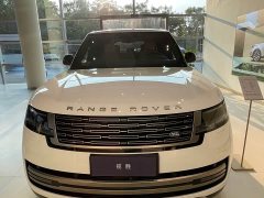 Land Rover Range Rover 3.0 L6 400PS HSE Long Wheelbase - ფოტო 1