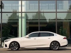 BMW 5 Series 530Li Premier M Sport Package - ფოტო 2