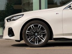 BMW 5 Series 530Li Premier M Sport Package - ფოტო 3