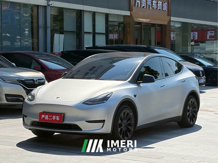 Tesla Model Y Rear-Wheel Drive
