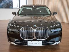 BMW 7 Series 2023 735Li Luxury Package - ფოტო 3