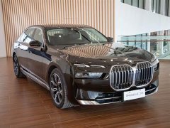 BMW 7 Series 2023 735Li Luxury Package - ფოტო 4