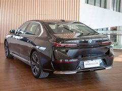 BMW 7 Series 2023 735Li Luxury Package - ფოტო 8