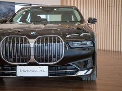 BMW 7 Series 2023 735Li Luxury Package - ფოტო 9