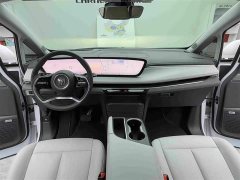 Buick GL8 Luzun Respect Edition - ფოტო 12
